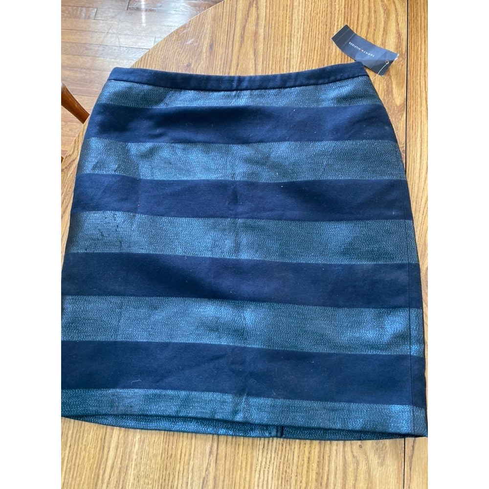 Tommy Hilfiger Skirt Size 6 - NEW WITH TAGS, retails $90